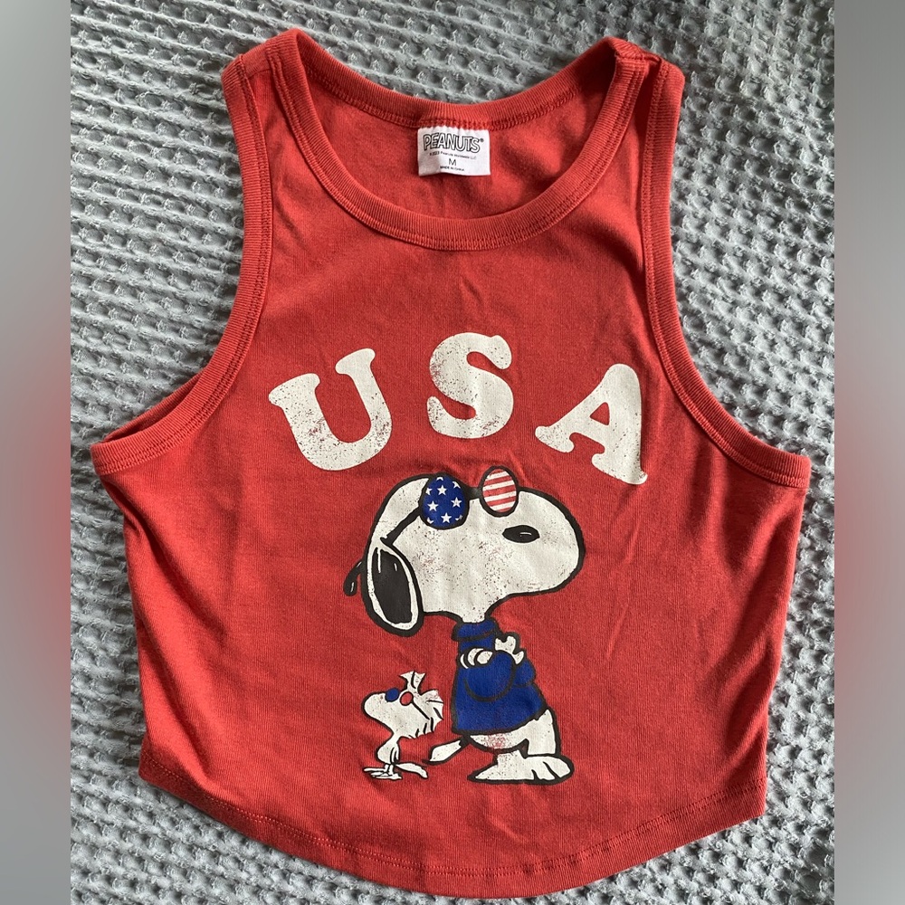 Nwot Peanuts tank. Size medium.